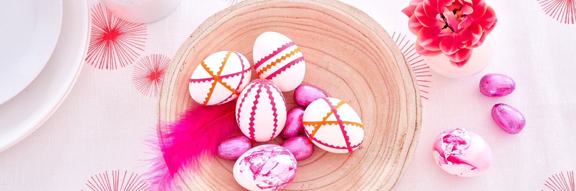 tesa Trendpapier Ostern / Idee 5: Neon-Eier / Cross lead