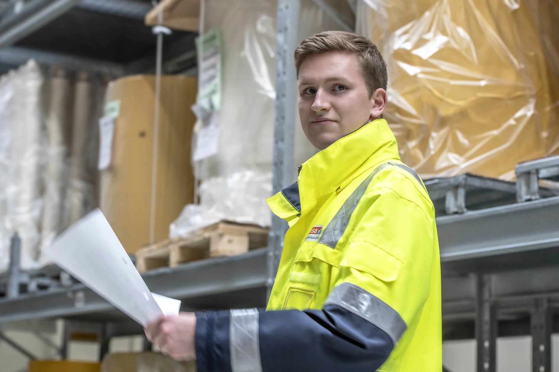 Beim ersten Schritt in Richtung Abschluss unterstützt das tesa Werk Hamburg Sie tatkräftig!