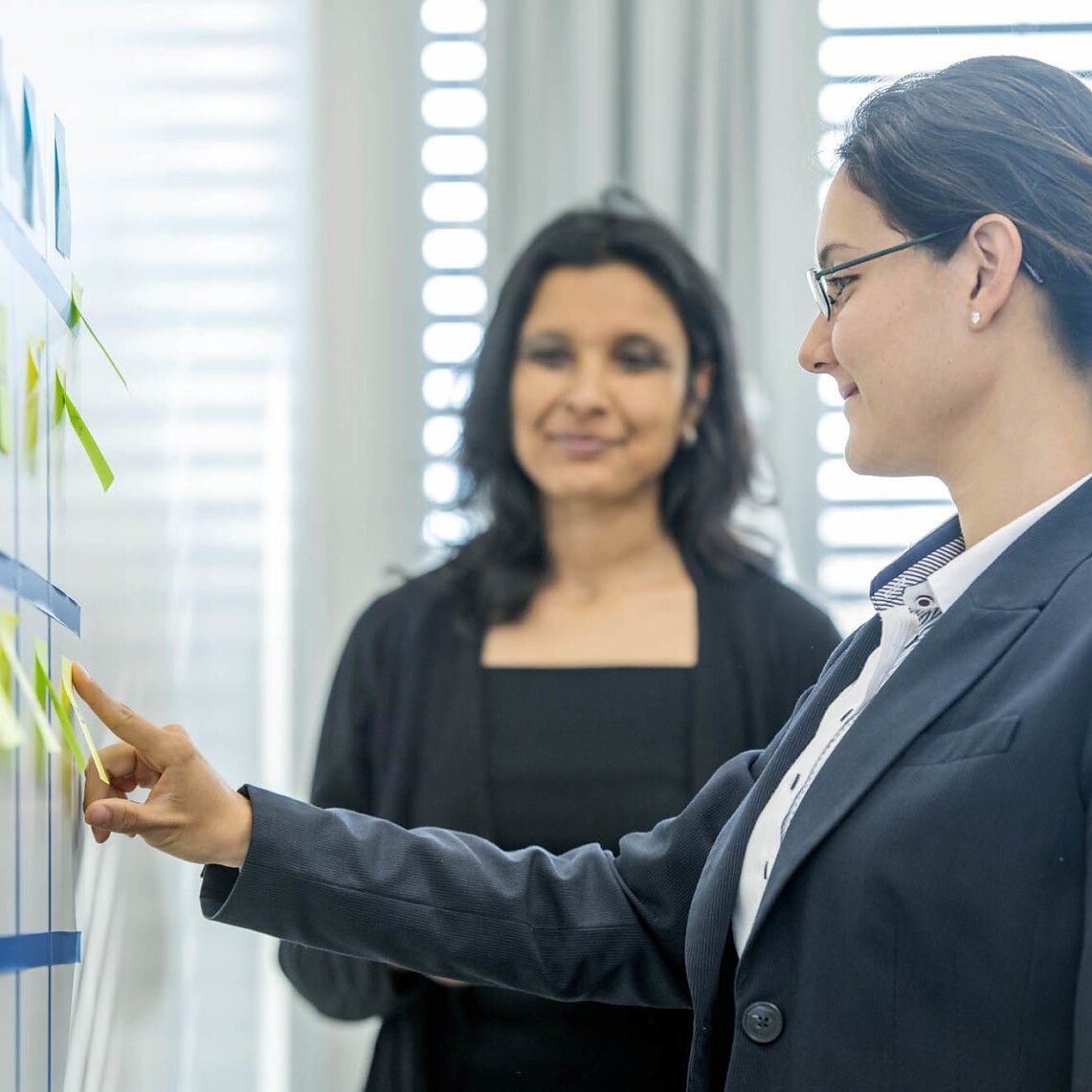 Das tesa talents Programm eröffnet Ihnen Perspektiven nach besonders erfolgreichem Praktikum, Werk-studententätigkeit oder Abschlussarbeit. Das tesa talents Programm eröffnet Ihnen Perspektiven nach besonders erfolgreichem Praktikum, Werk-studententätigkeit oder Abschlussarbeit.