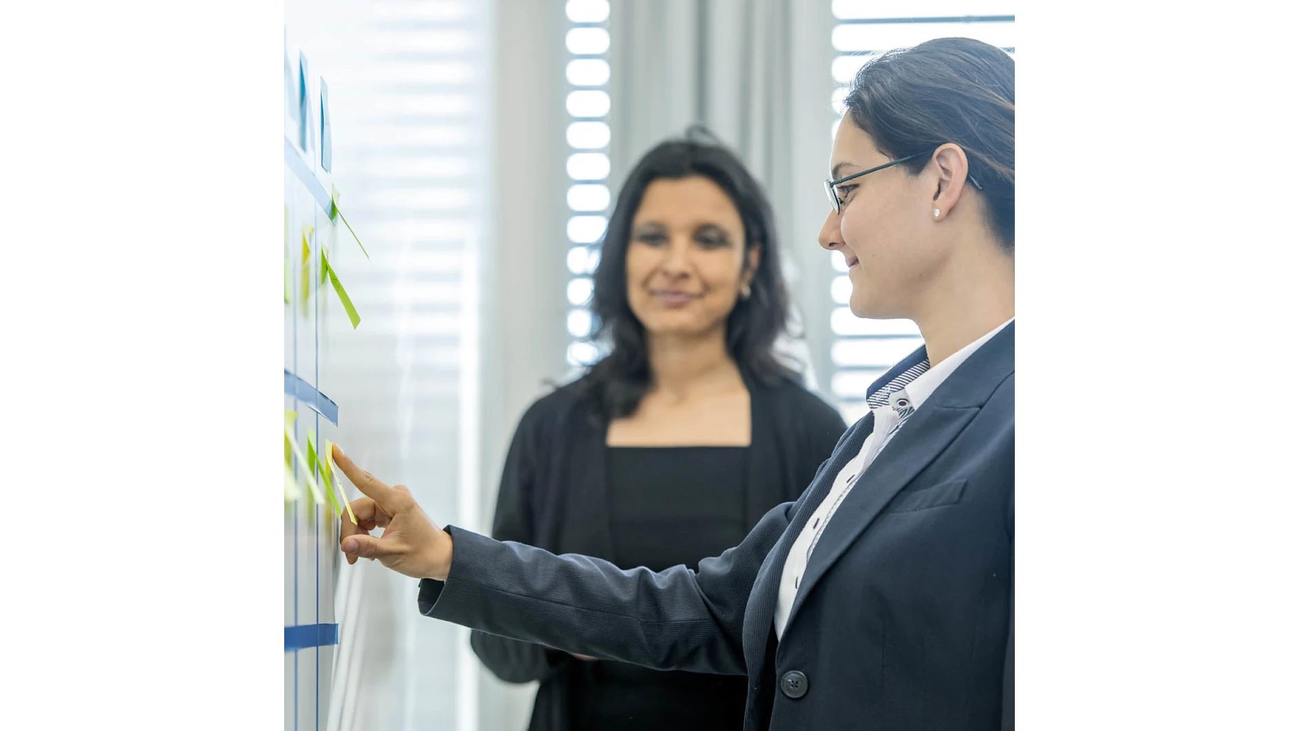 Das tesa talents Programm eröffnet Ihnen Perspektiven nach besonders erfolgreichem Praktikum, Werk-studententätigkeit oder Abschlussarbeit.