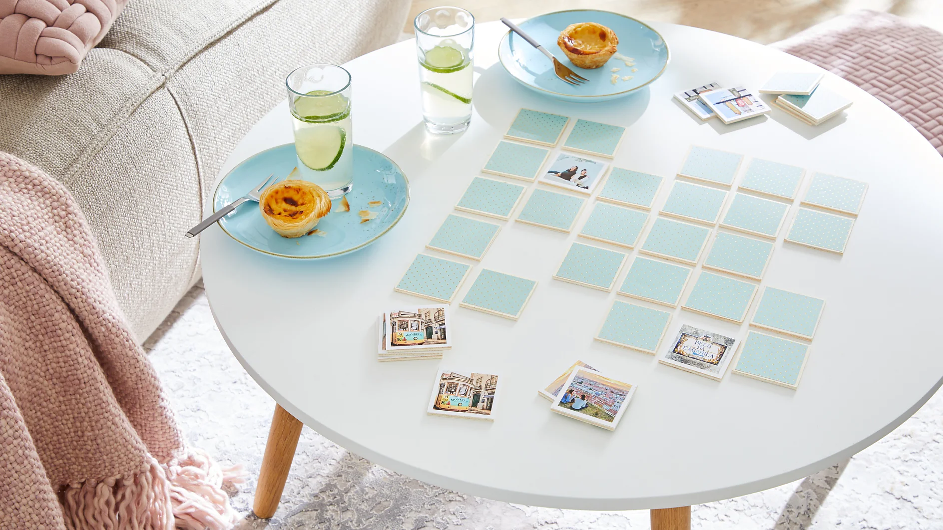 „Memory“ ist eines unserer Lieblingsspiele – vor allem, wenn man dabei, wie hier, in Urlaubserinnerungen schwelgen kann. Und dann heißt es: Wo lag doch noch die zweite Karte von unserem Lieblings-Restaurante?
