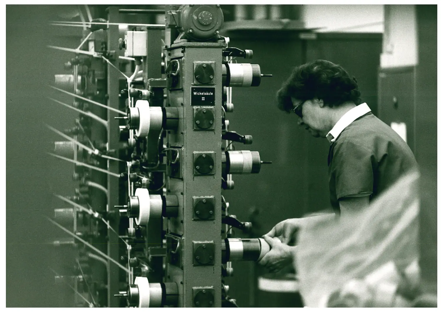 In den 1970er-Jahren war in der Produktion noch viel Handarbeit erforderlich.