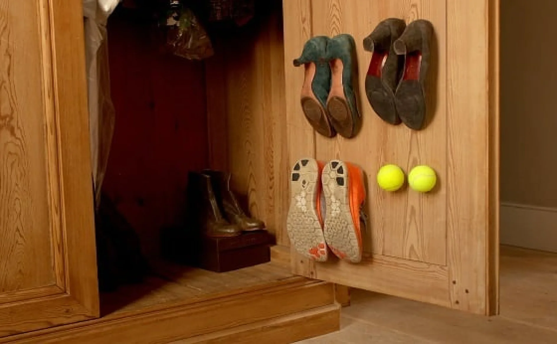 tennis_shoes