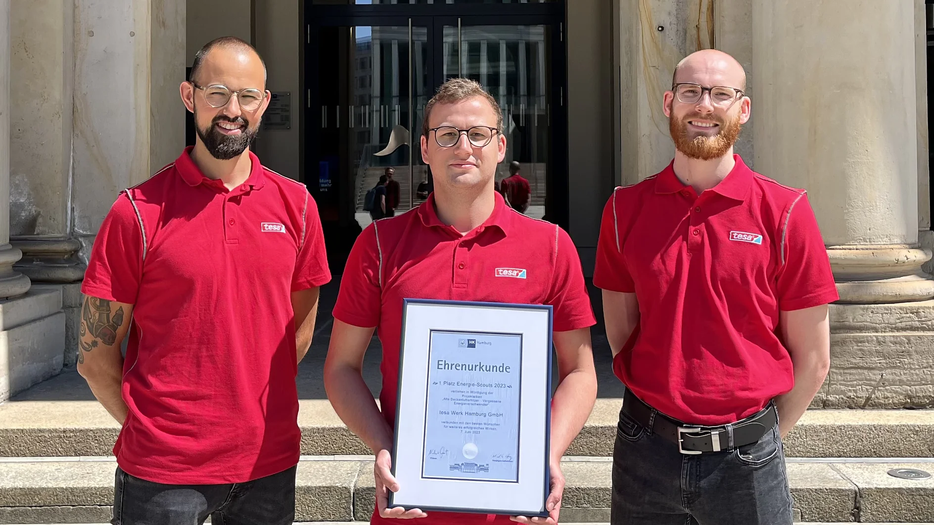Die stolzen Gewinner des Hamburger Energiescouts-Wettbewerbs vertreten im nächsten Jahr die Hansestadt beim finale in Berlin