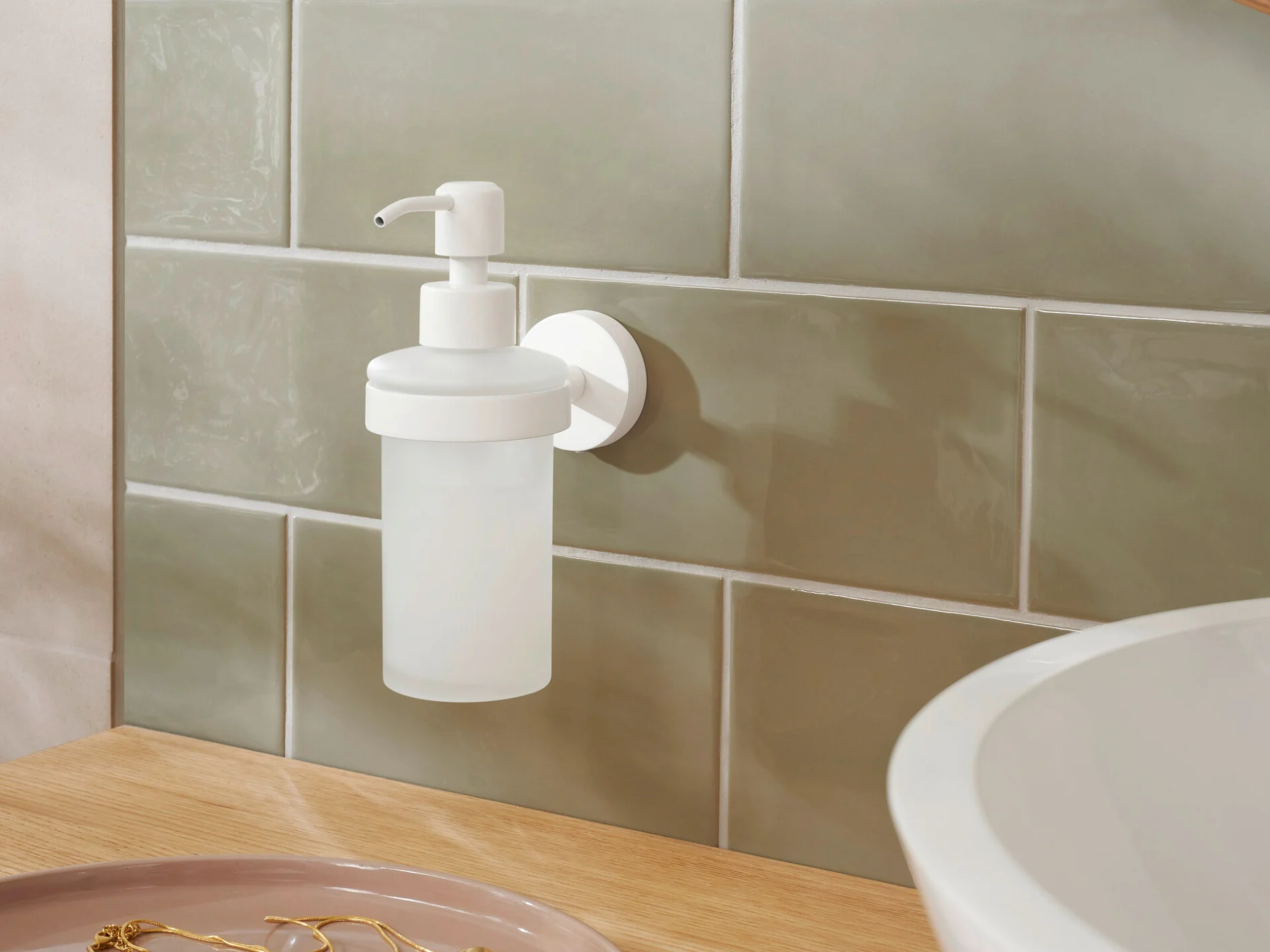 tesa-Moon-White-Soap-Dispenser-40575_mood tesa-Moon-White-Soap-Dispenser-40575_mood