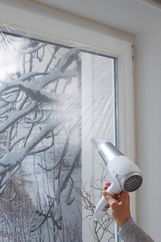 Isolierfolie für Fenster & Türen | tesa® INSULATION