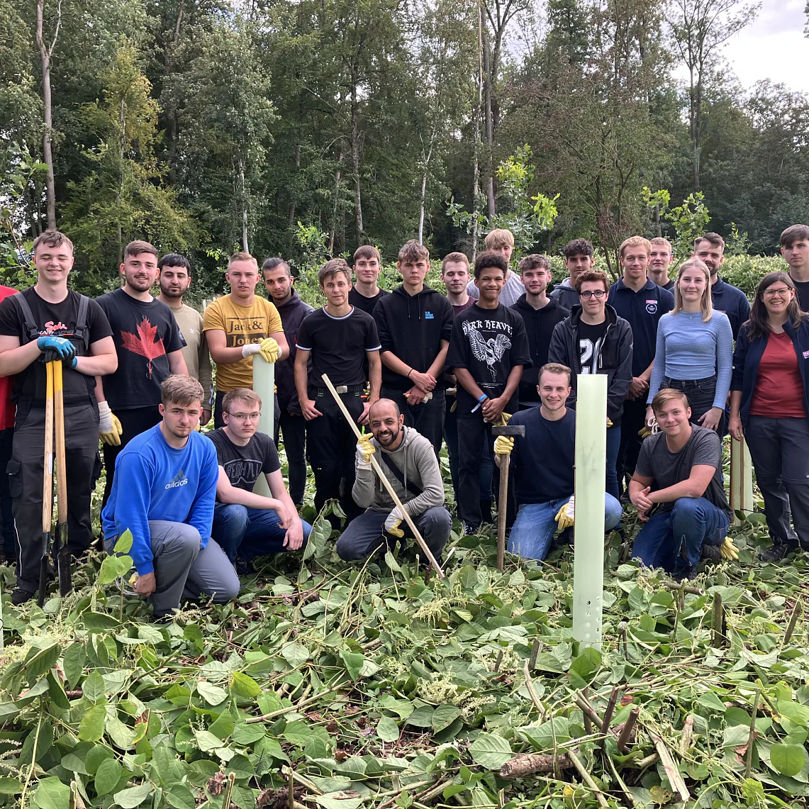 Gruppenbild (2) (1) Gruppenbild (2) (1)