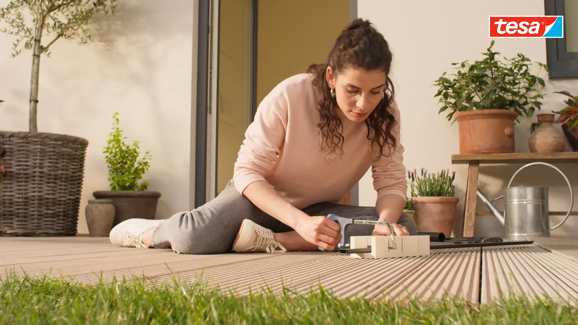 tesa_55192A_ap_video_16_9_en