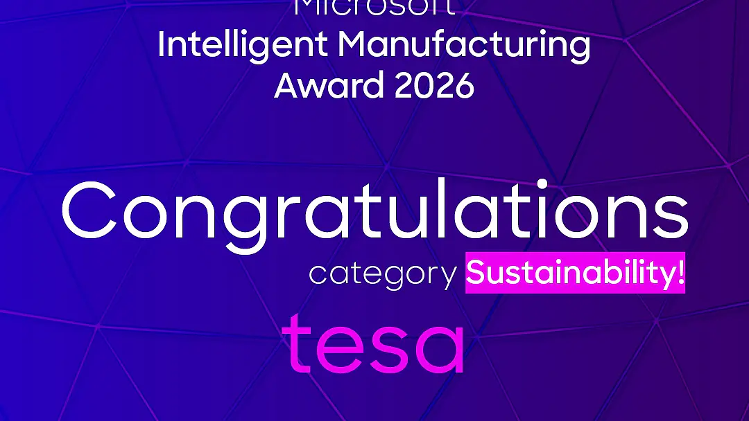 Eine Grafik kündigt tesa tape als Gewinner im Bereich Nachhaltigkeit beim Microsoft Intelligent Manufacturing Award 2026 an, auf lila Hintergrund. (This text has been generated by AI)