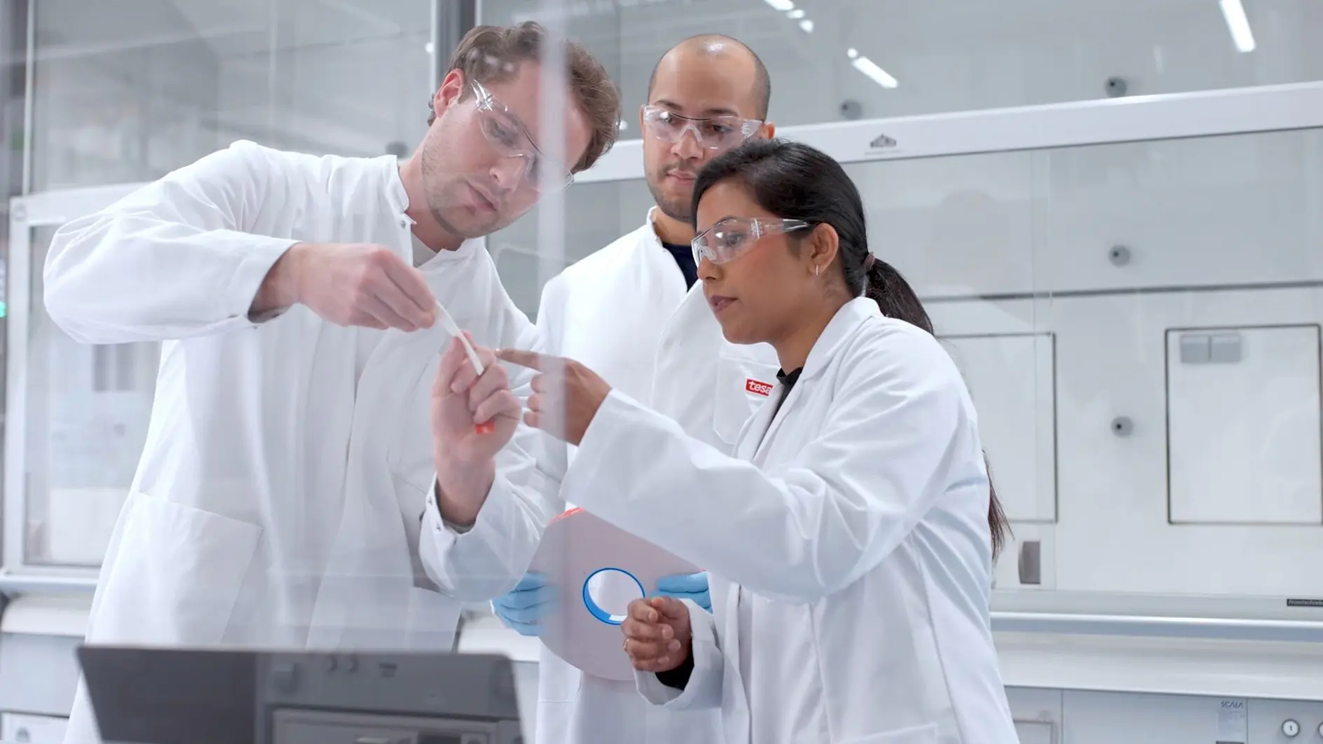 Strategy Headervideo