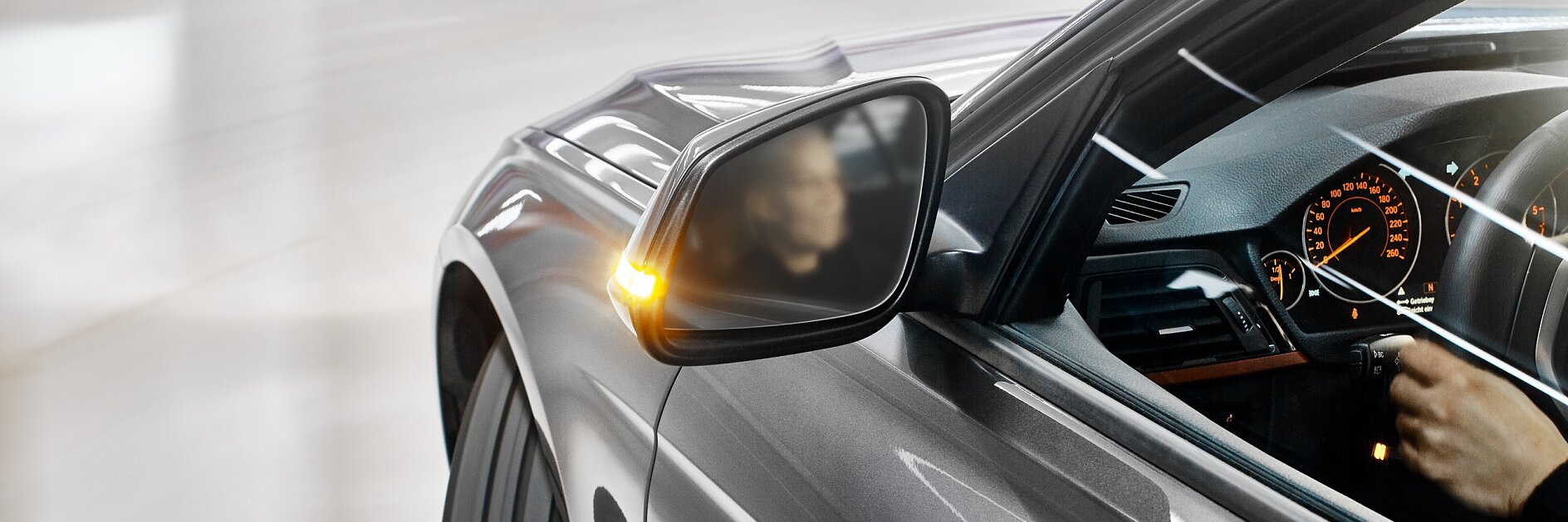 tesa® Automotive: Mirror Assembling