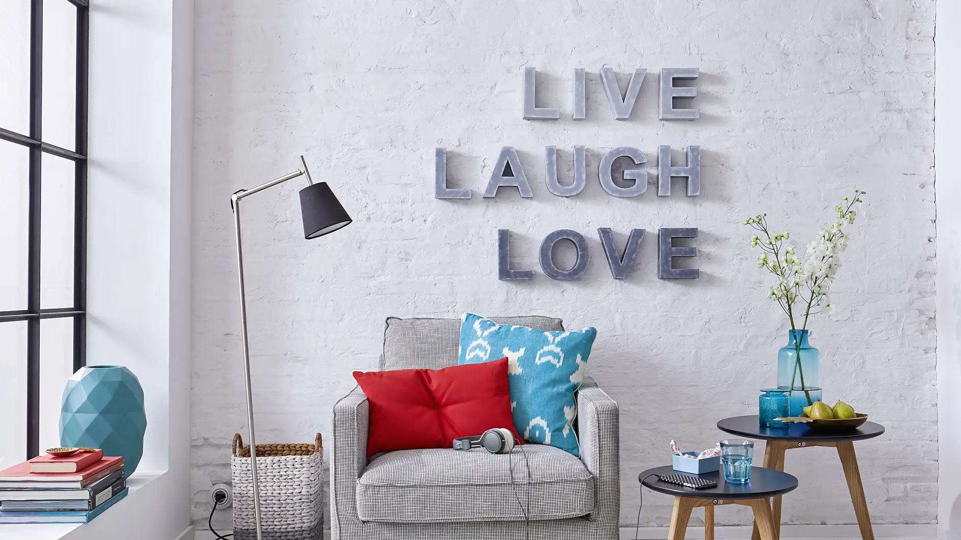 Create your own wall letters in the shabby chic look!