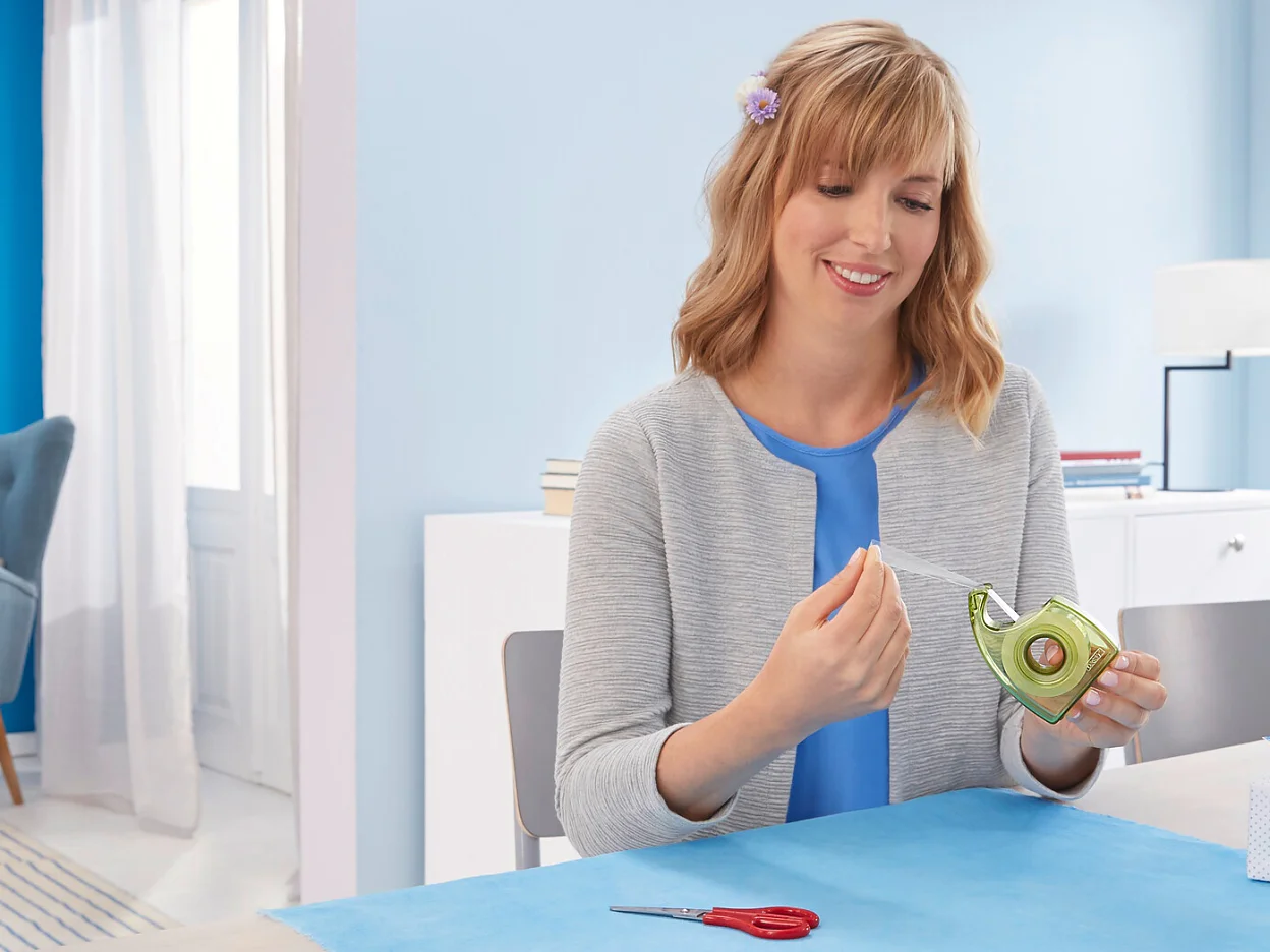[en-en] Easy Cut Hand Dispenser 33m green + 1x tesafilm eco_clear