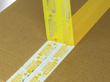 A warning is left on the cardboard packaging when the tesa® HighPerSeal tape is removed.