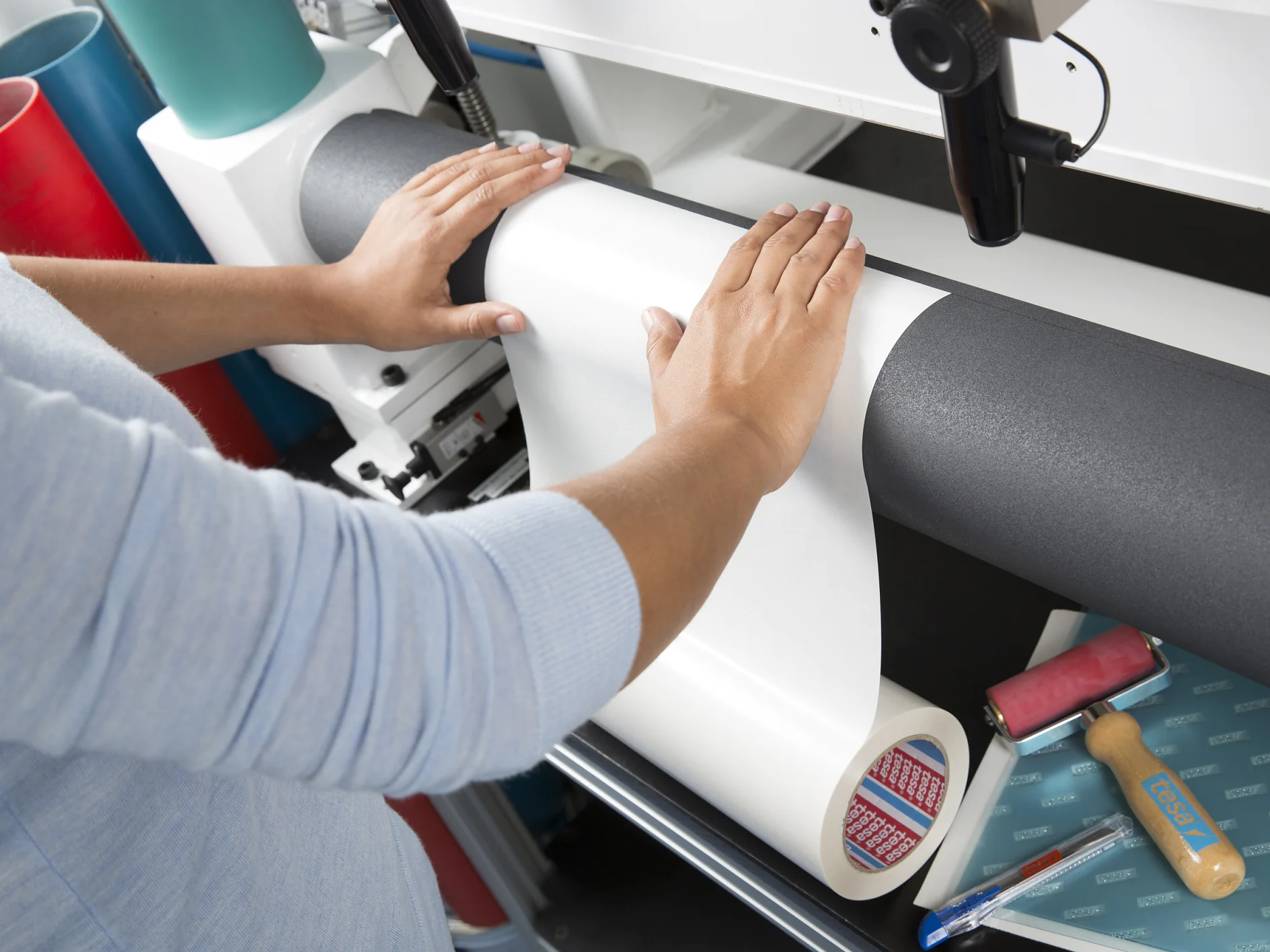 Tape mounting on compressible sleeve - tesaprint®