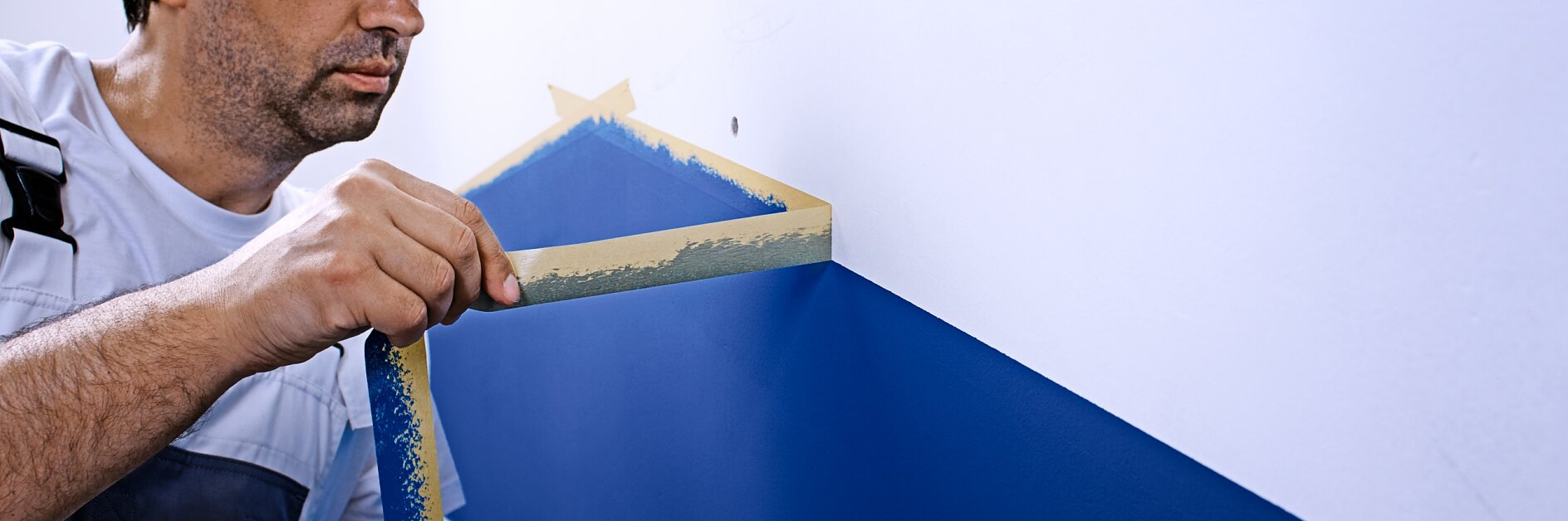 Professional masking and surface protection for sharp paint edges
