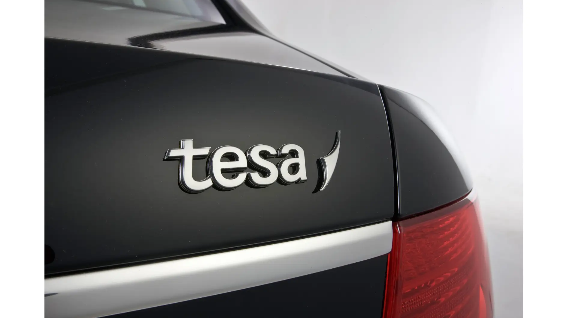 tesa-emblem-mounting