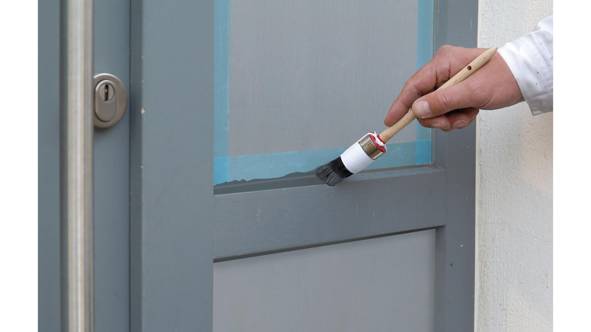 Masking Tape for Razor Sharp Paint Edges with No Paint Bleed tesa