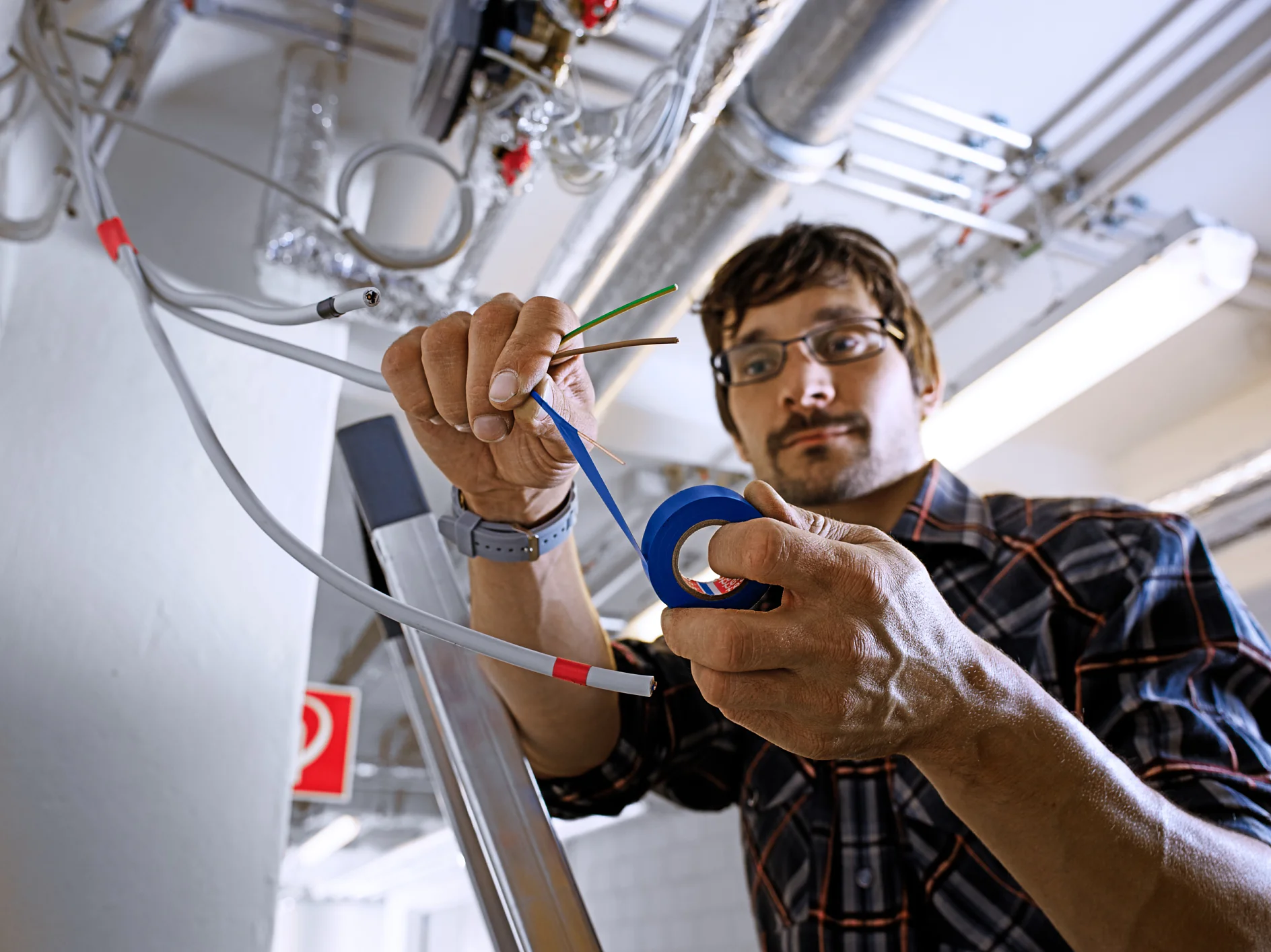 Professional electrical insulation tapes – resistant to ageing, weather, abrasion and fire.