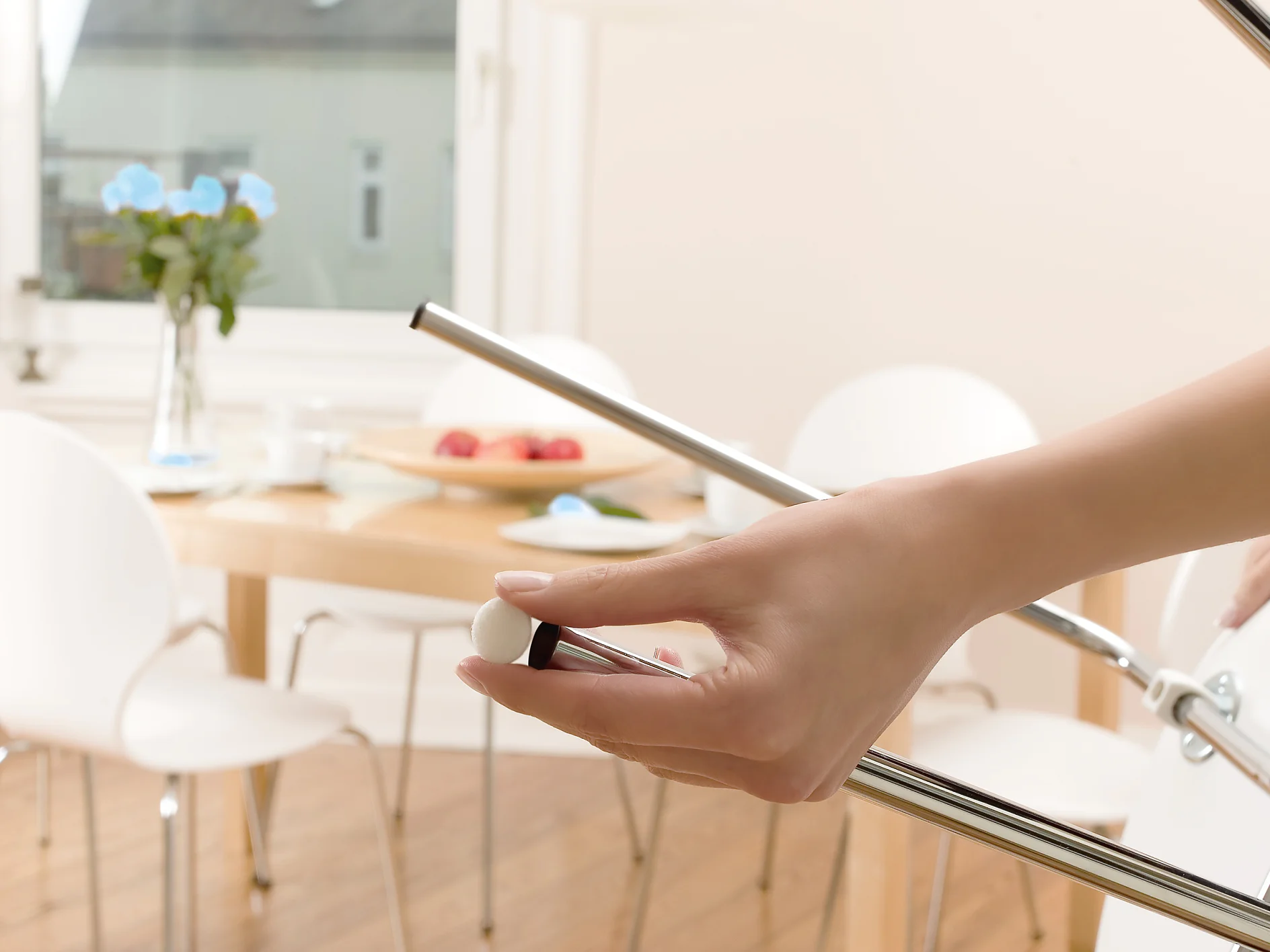 Anti-scratch felts protect floors against scratches from chairs, tables and other furniture