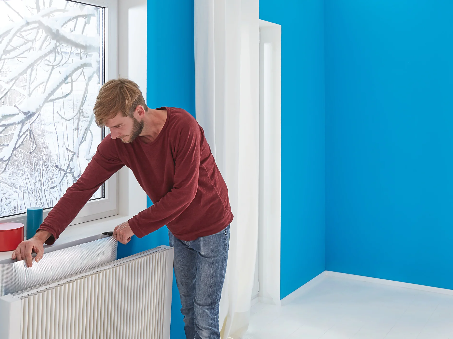 Saving energy and costs by insulating radiators