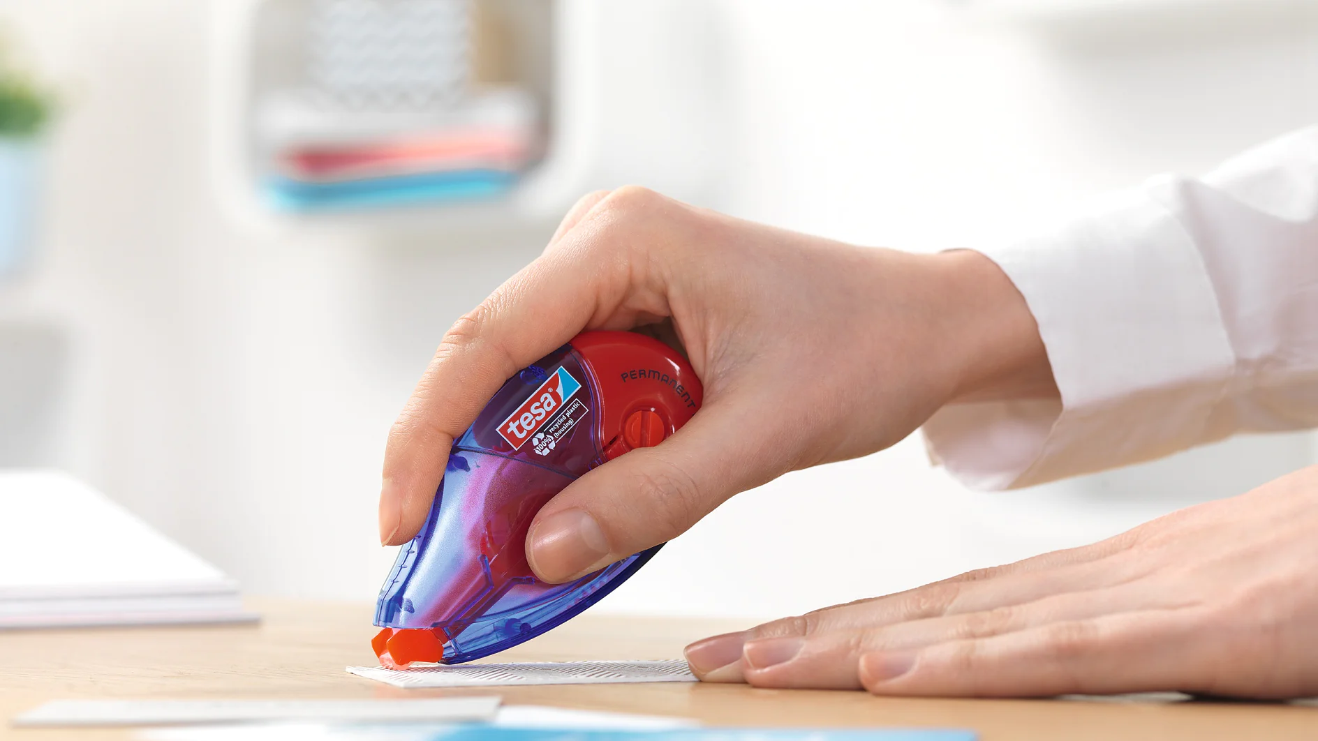 Glue rollers for paper, cardboard and photos