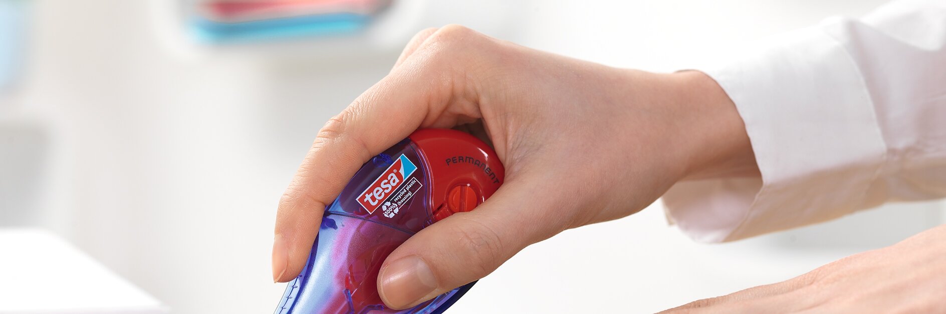 Glue rollers for paper, cardboard and photos