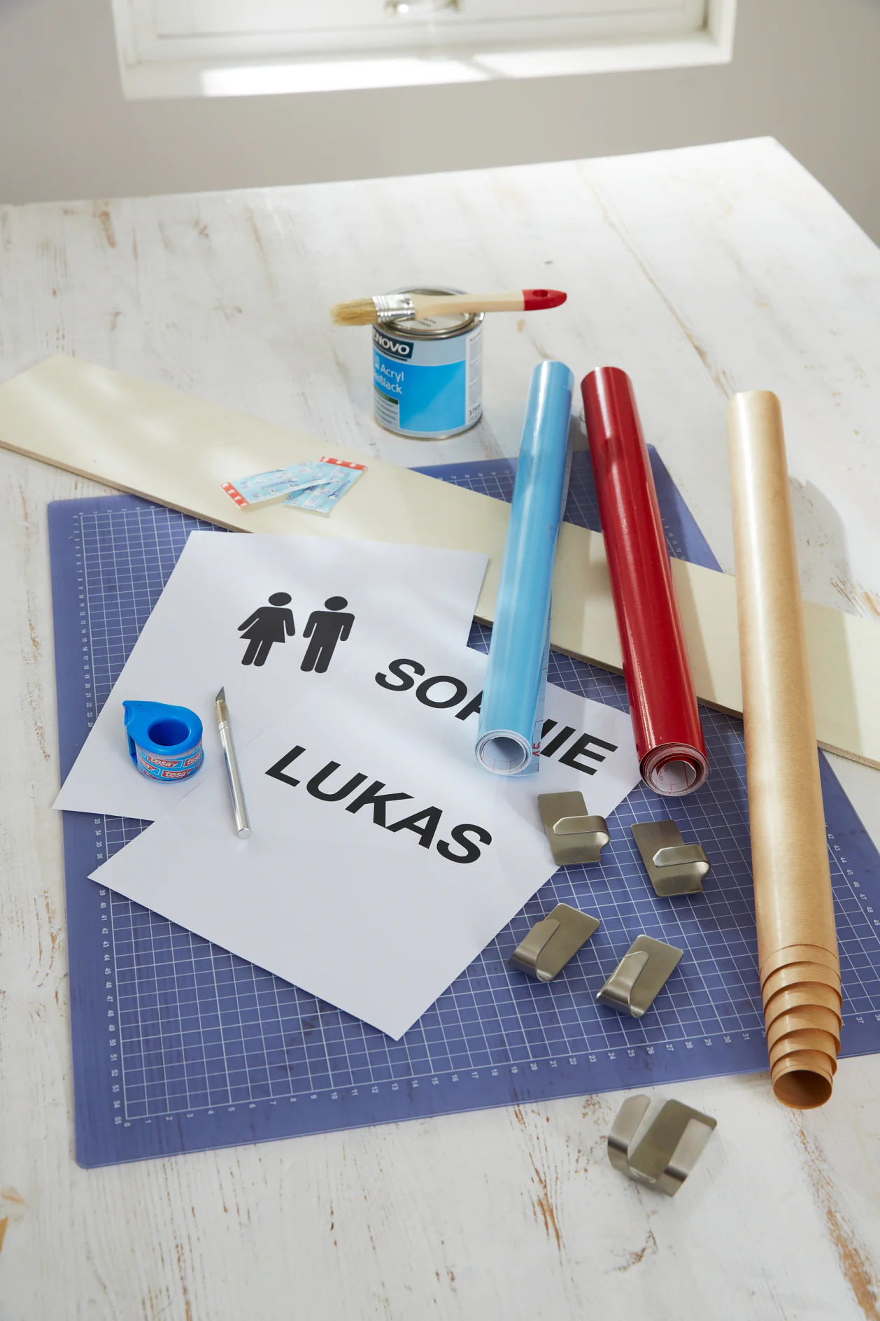 tesa trendpapier 5 / Idee 2: Hakenleiste / Schritt 1 DIY Bathroom Hook Rack / Step 1: Overview