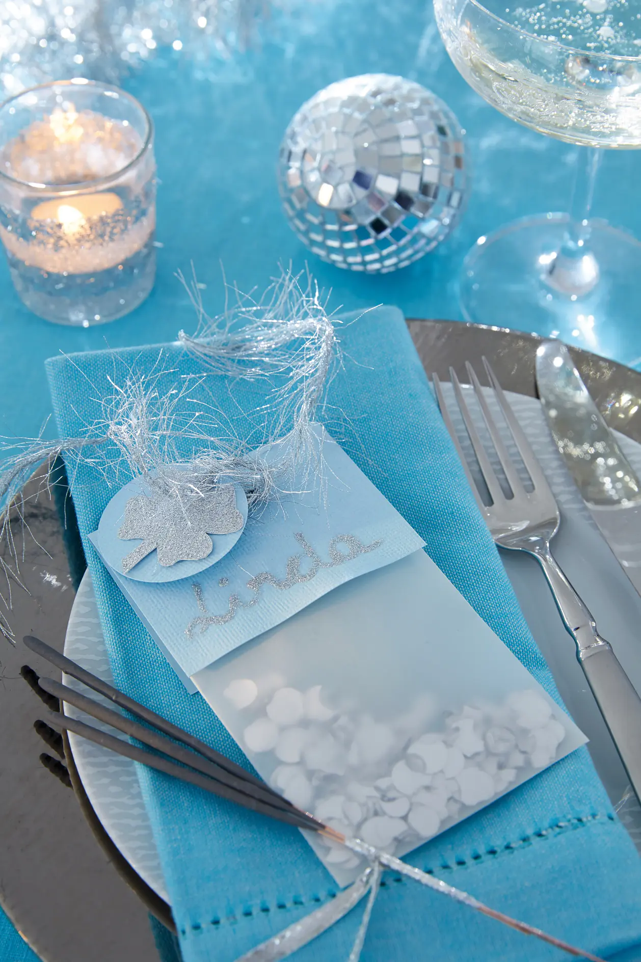 Enjoy your self-made confetti sachets!