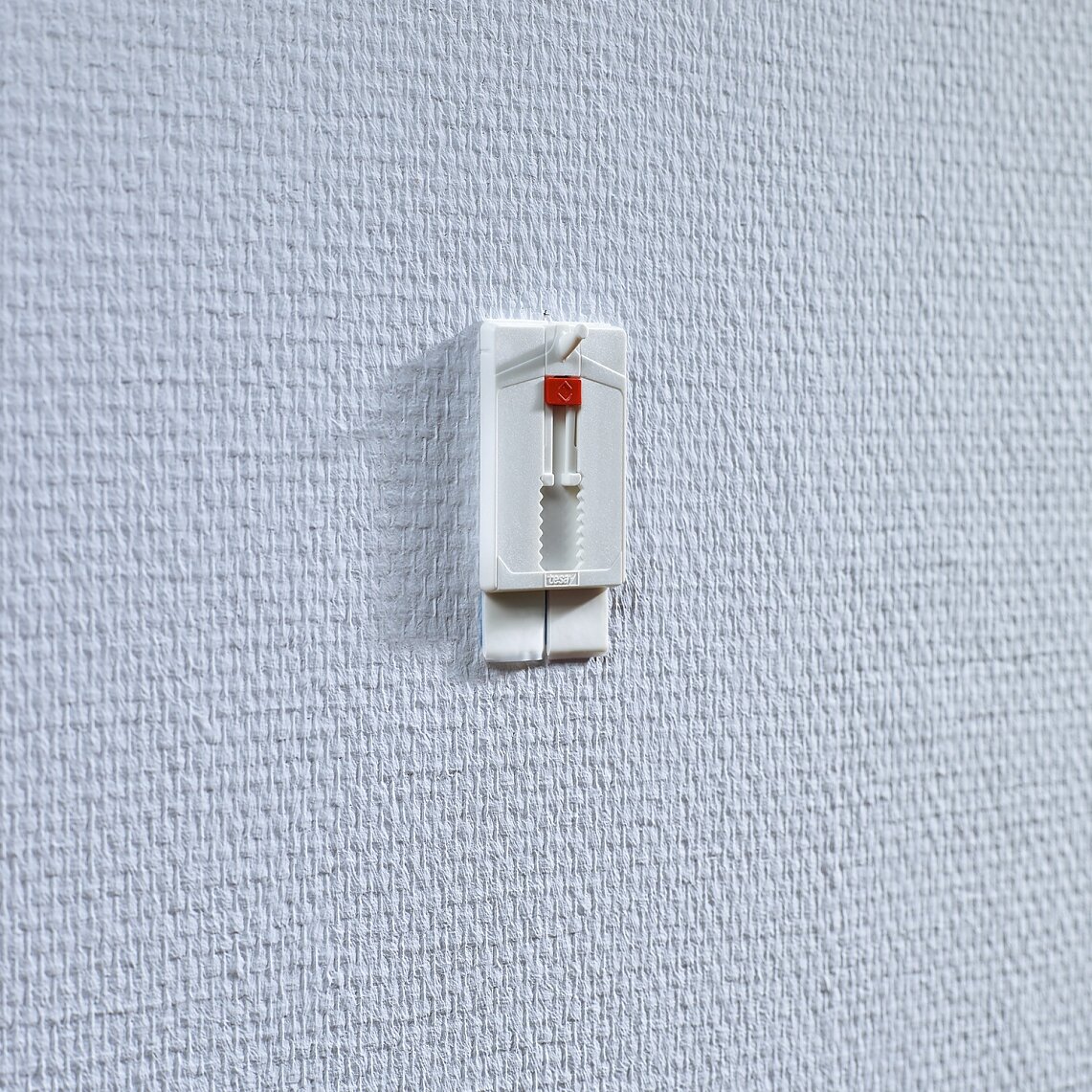 tesa Smart Mounting System Adhesive Nail Adjustable 2kg Step 15 of 17 wallpaper tesa Smart Mounting System Adhesive Nail Adjustable 2kg Step 15 of 17 wallpaper