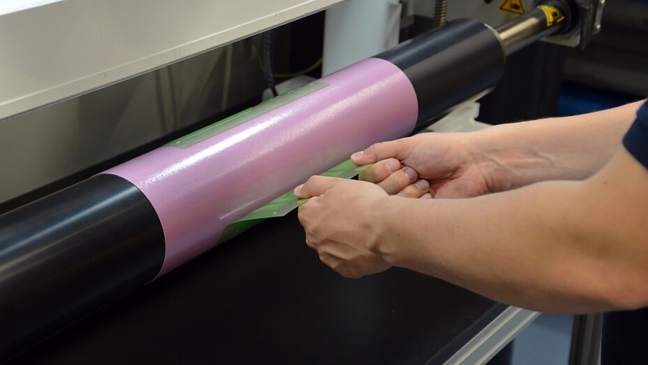 Easy plate demounting Easy plate demounting