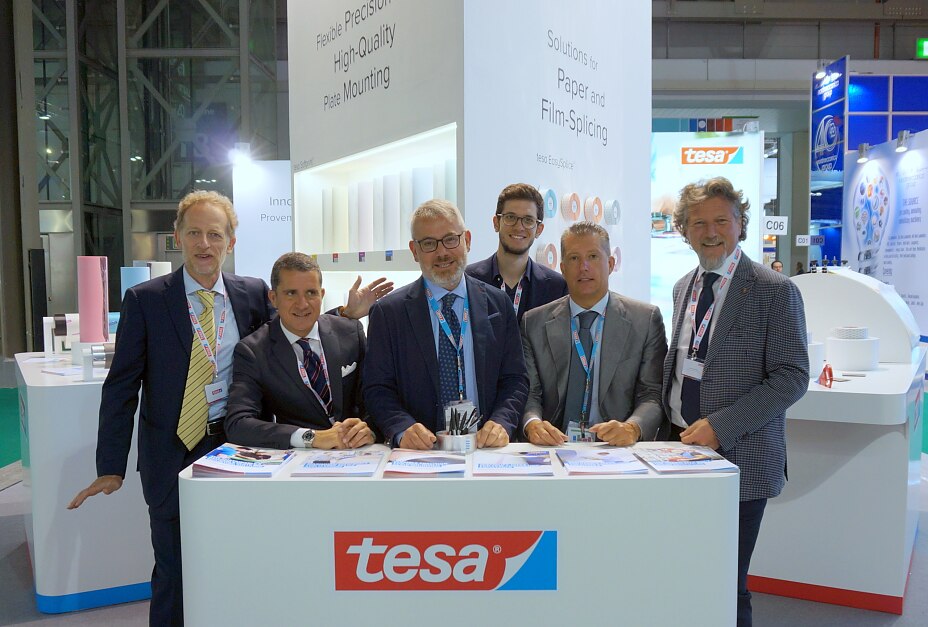 group shot Print4All Print4All tradeshow team Italy, 2018