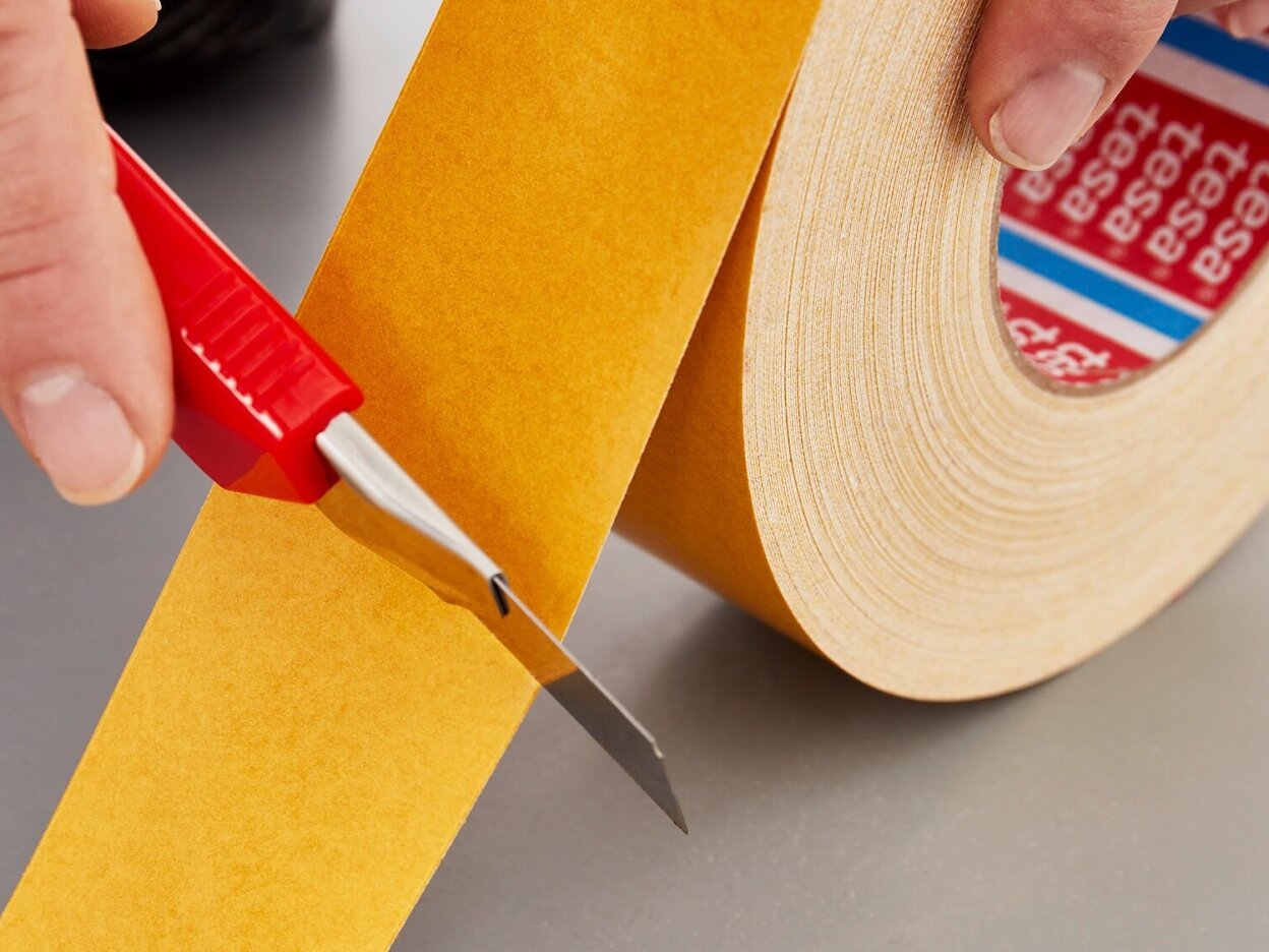 tesa 4964 double sided tape with fabric backing step3of7 ap