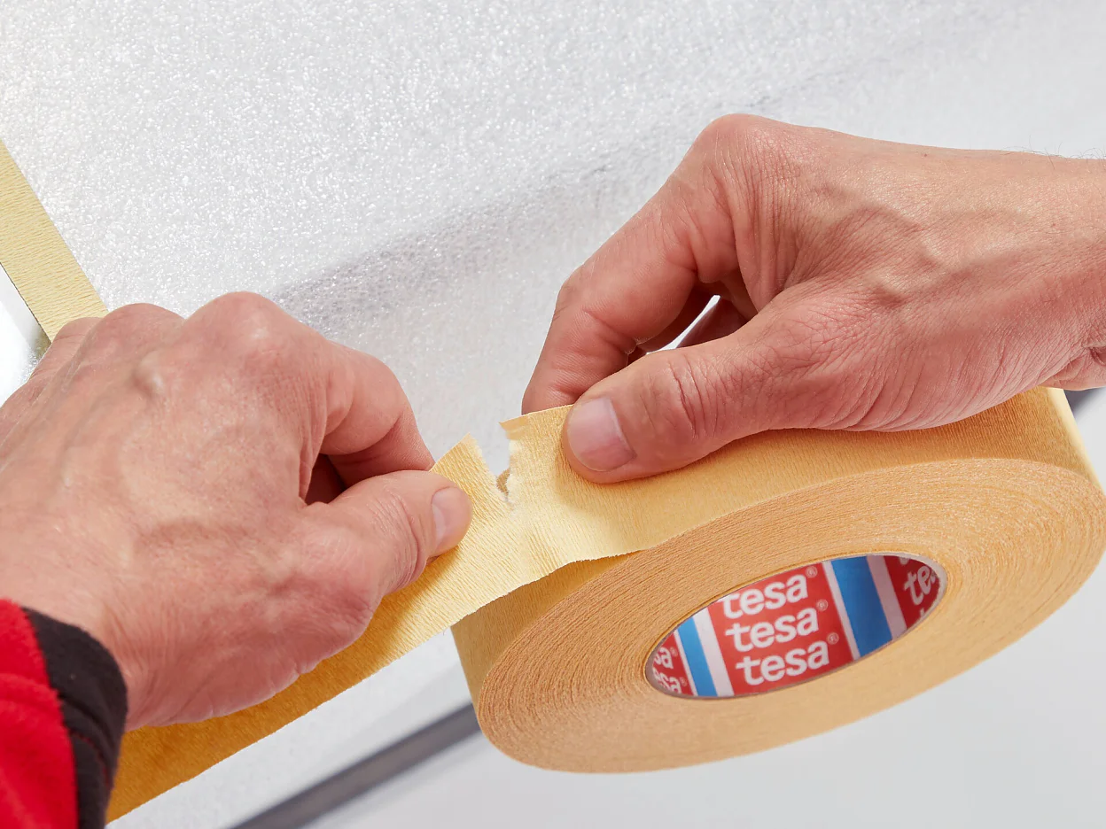 tesa 4322 paper masking tape for paintwork step3of4