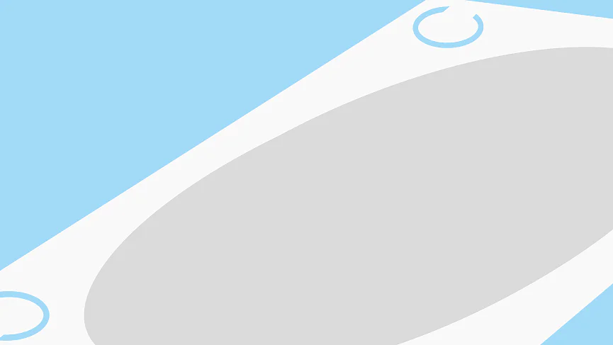 Illustration of a contact lens case on a light blue background. The case is white with a gray, oval lid and has small blue markings at the edges. (This text has been generated by AI)