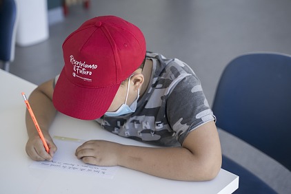 Even in Europe, danger of increasing educational inequality looms due to the Corona pandemic. Around 100,000 children in 30 Italian cities will be supported under the motto "Rewrite the future".
(Photo: Save the Children)