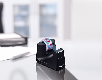 Without leaving sticky residues, the desk dispenser Smart can be easily removed and repositioned. Particularly practical: If necessary, the adhesive force of the stop pad can be reactivated any time by simply cleaning it with water.