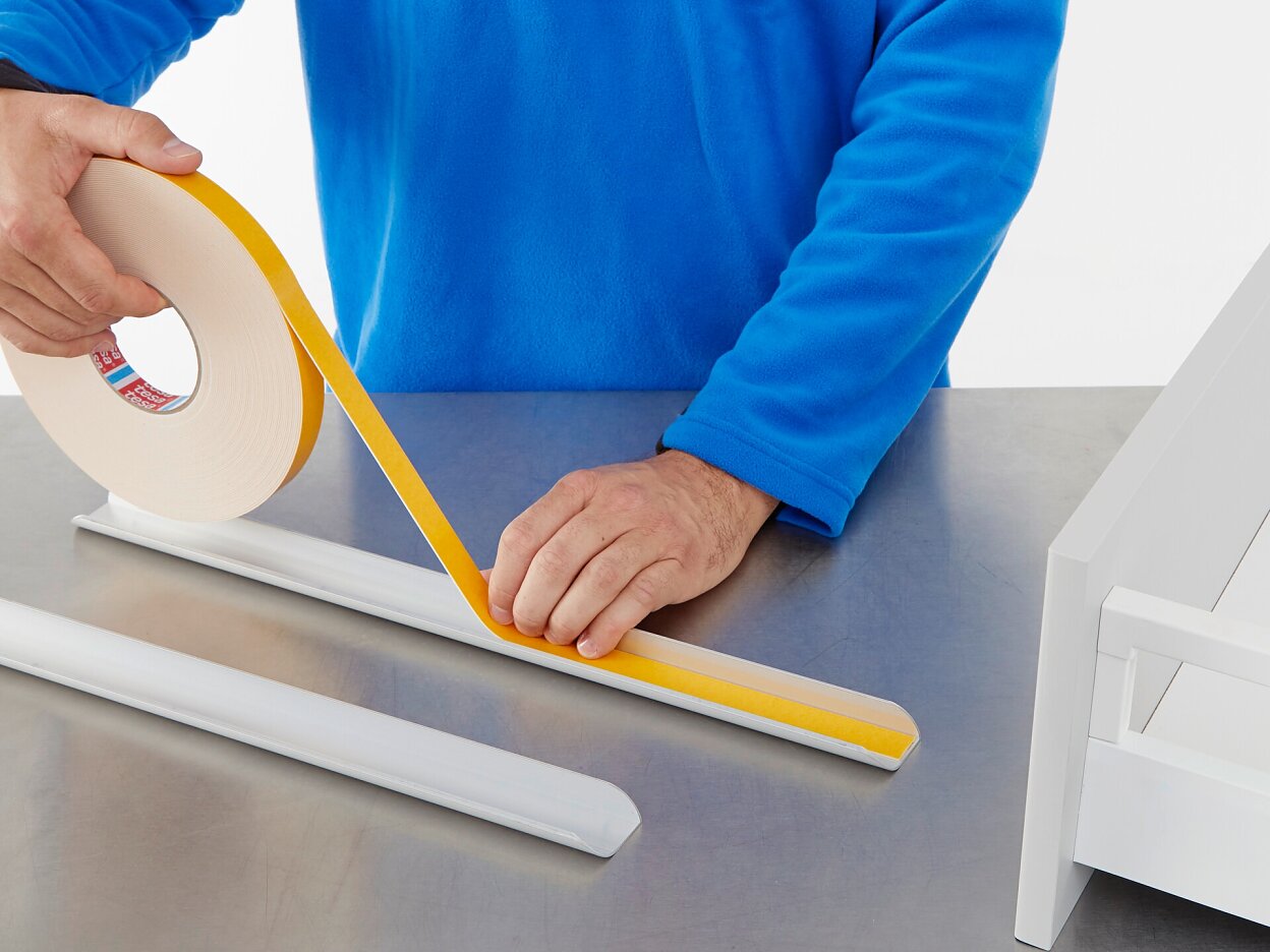 tesa 62932 double sided PE foam tape step1of3