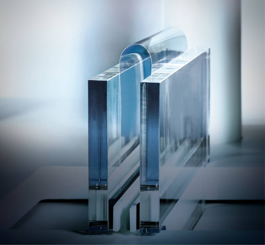 Bending tests with flexible ultra-thin glass Bending tests with flexible ultra-thin glass