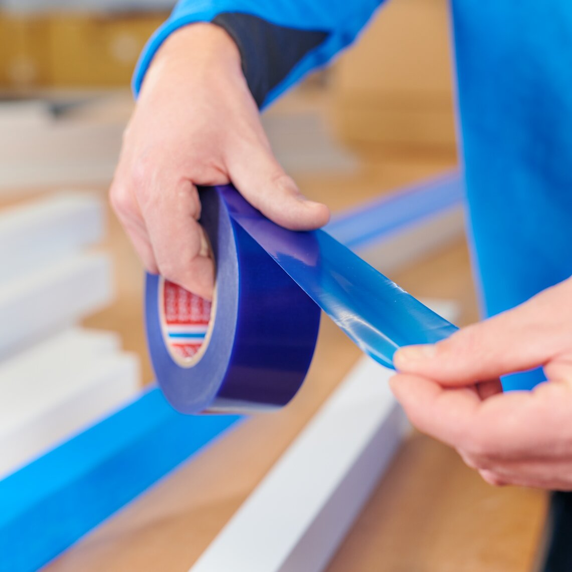Application of tesa® 4414: Step 1 Application of tesa® 4414: Step 1