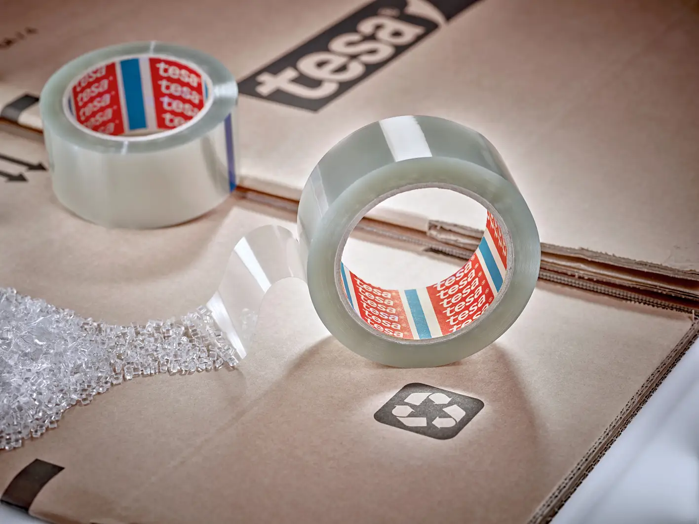 tesa-60412-recycled-PET-packaging-tape-mood-4-72dpi