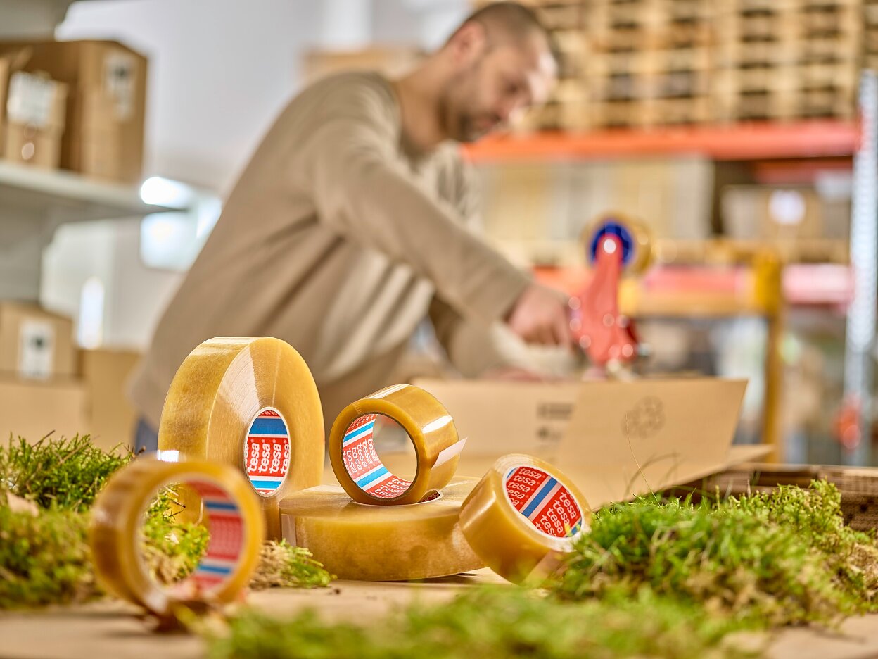 tesa-60400-bio-based-packaging-tape-002-ap