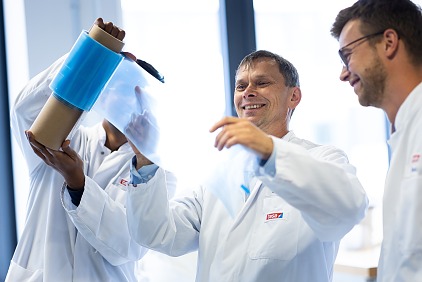 Around 600 tesa specialists worldwide work on developing more sustainable product solutions.