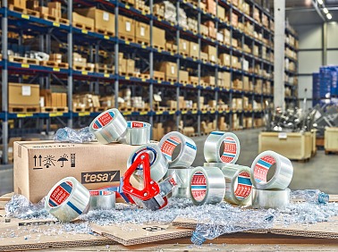 The tape is perfect for light and medium-weight packaging up to 30 kg.