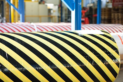 During the production process of the yellow-black or red-white warning tapes, many small rolls are cut from a jumbo roll, as the customer will later find in the shops.