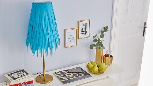 Clever: Thanks to the new tesa Glue Stamp ecoLogo® with a bit of silk paper a simple lamp can be transformed swiftly into a unique design object. It looks reat during the day, as well as in the dark.