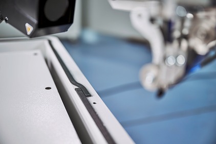 The flexible adhesive application by tesa also enables rework repair of the battery pack.