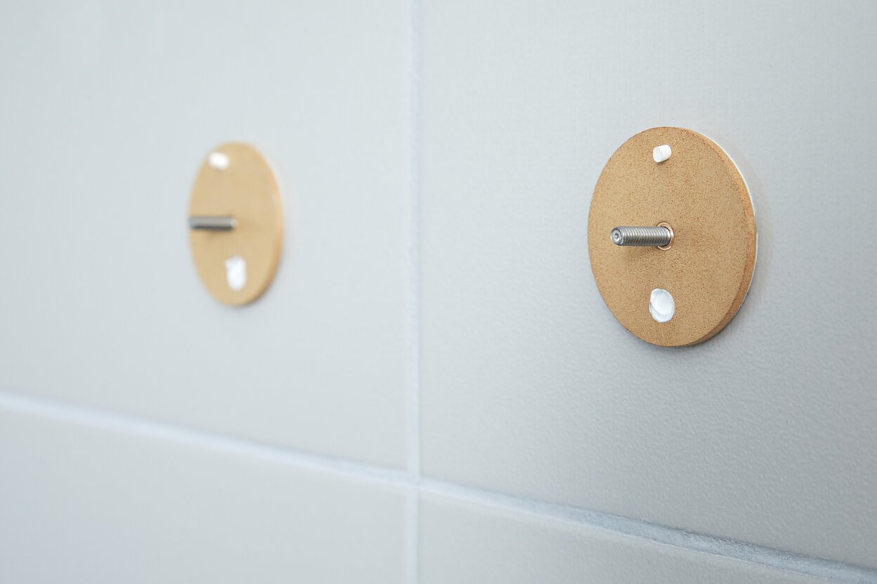 Mirror without drilling tesa