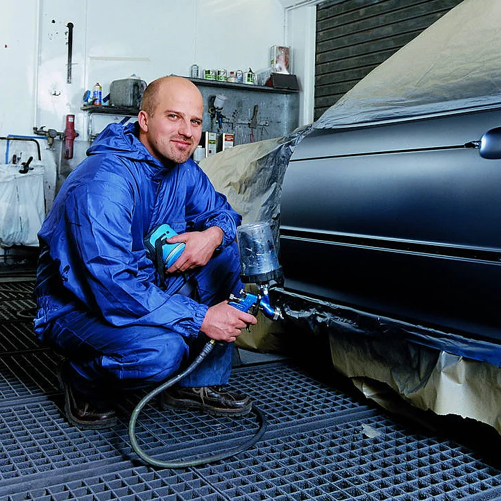 Professional spray painting for craftsmen