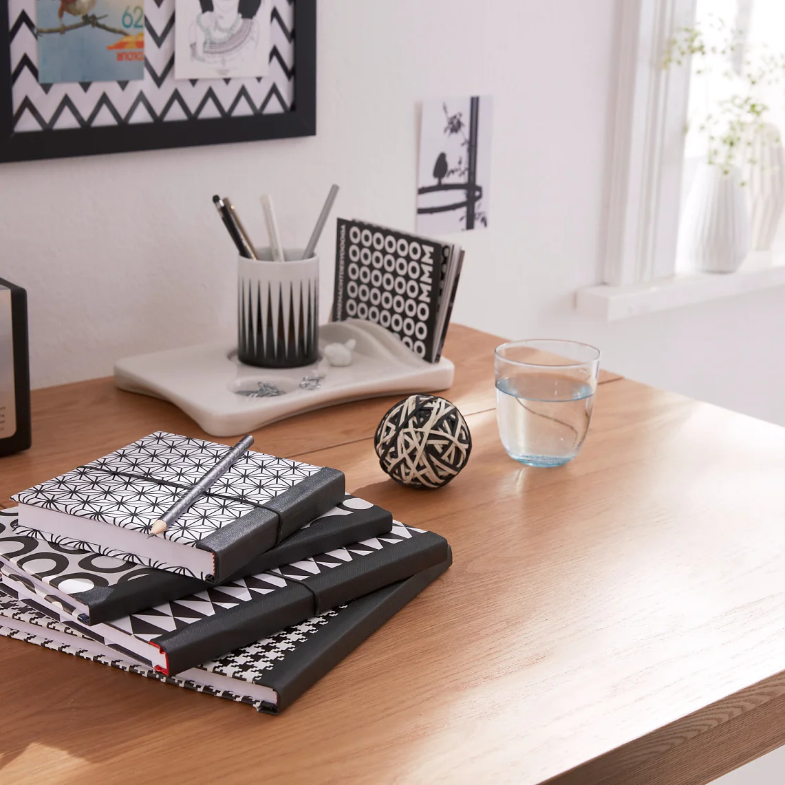When it comes to notes, we go analog: These notebooks are covered with decorative papers, and simply look great; they are always at hand and need no electricity.